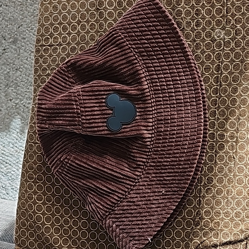 Disney H&M bucket hat corduroy